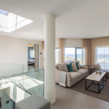 You’ve arrived! The lobby on the entrance level offers just a taste of what’s to come. Welcome to 62 Camps Bay Drive.